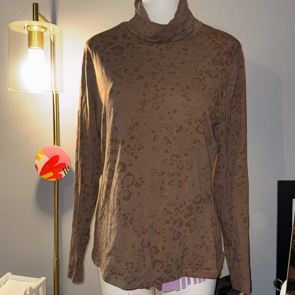 Leopard print turtleneck